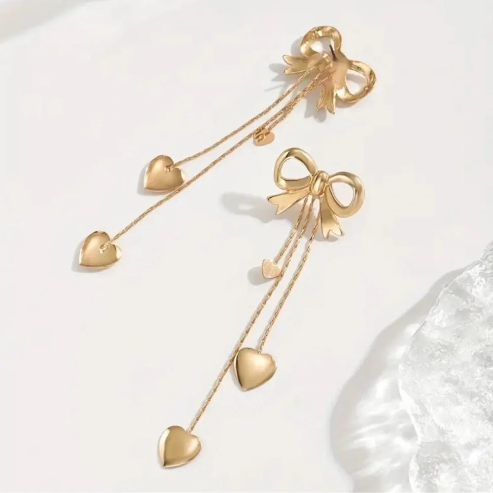 Brand NEW! Elegant Gold Bow and Heart Drop Earrings. 🎀💛 Daily Cute Earrings.